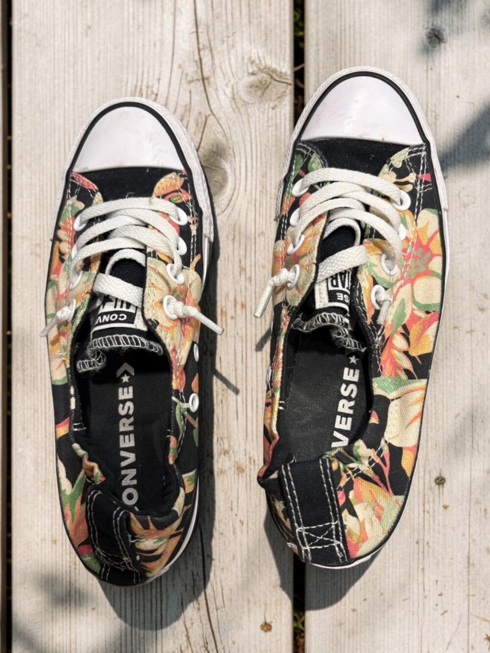 Converse custom made floral shoes size 6.5 US
